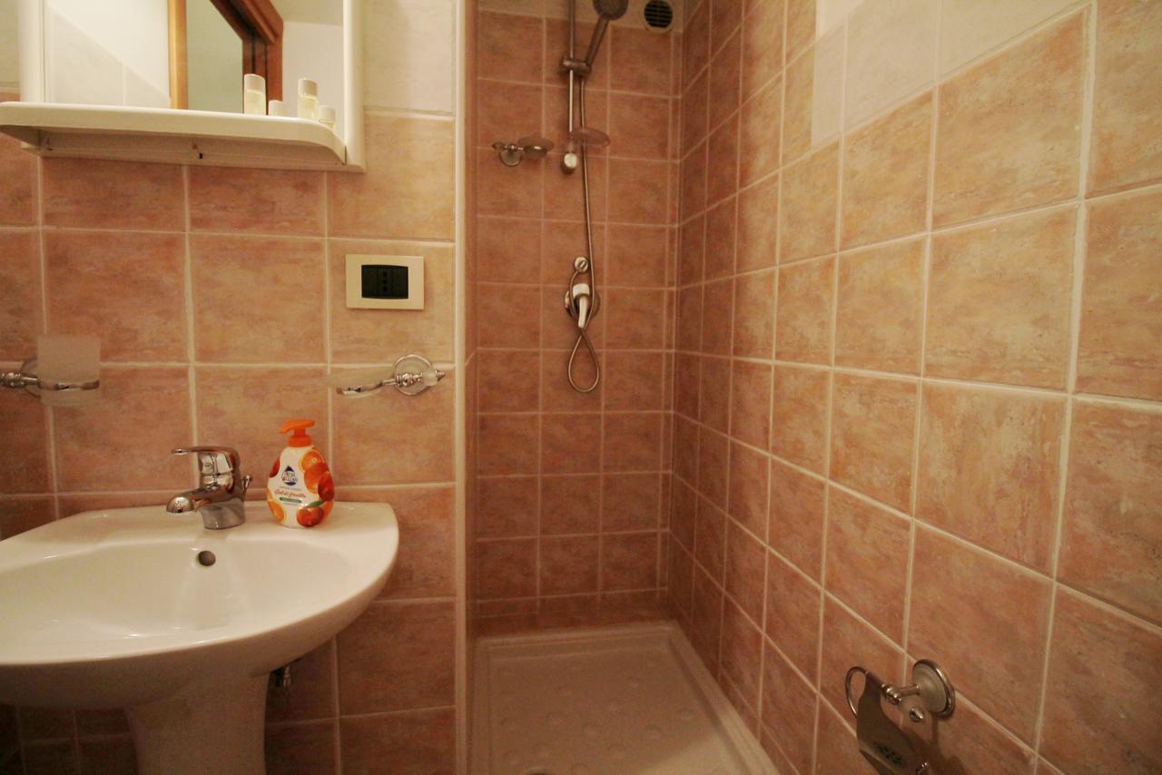 Monteverde Bright Apartment With Garage โรม ภายนอก รูปภาพ