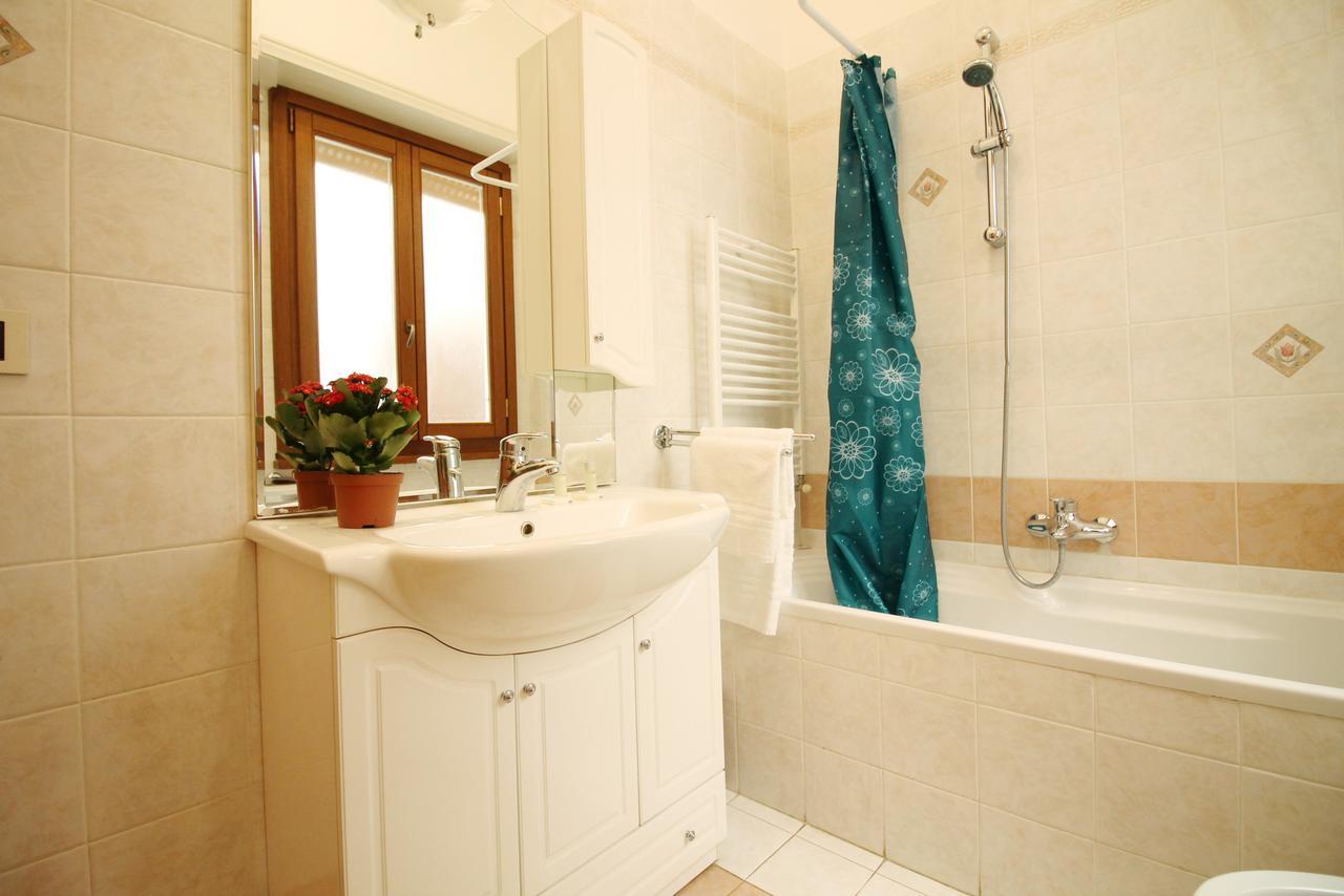 Monteverde Bright Apartment With Garage โรม ภายนอก รูปภาพ