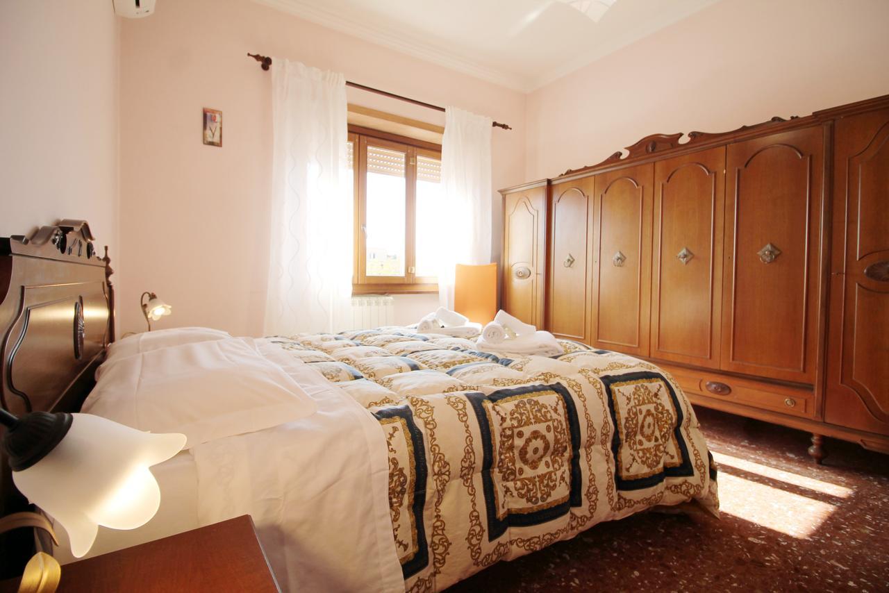 Monteverde Bright Apartment With Garage โรม ภายนอก รูปภาพ